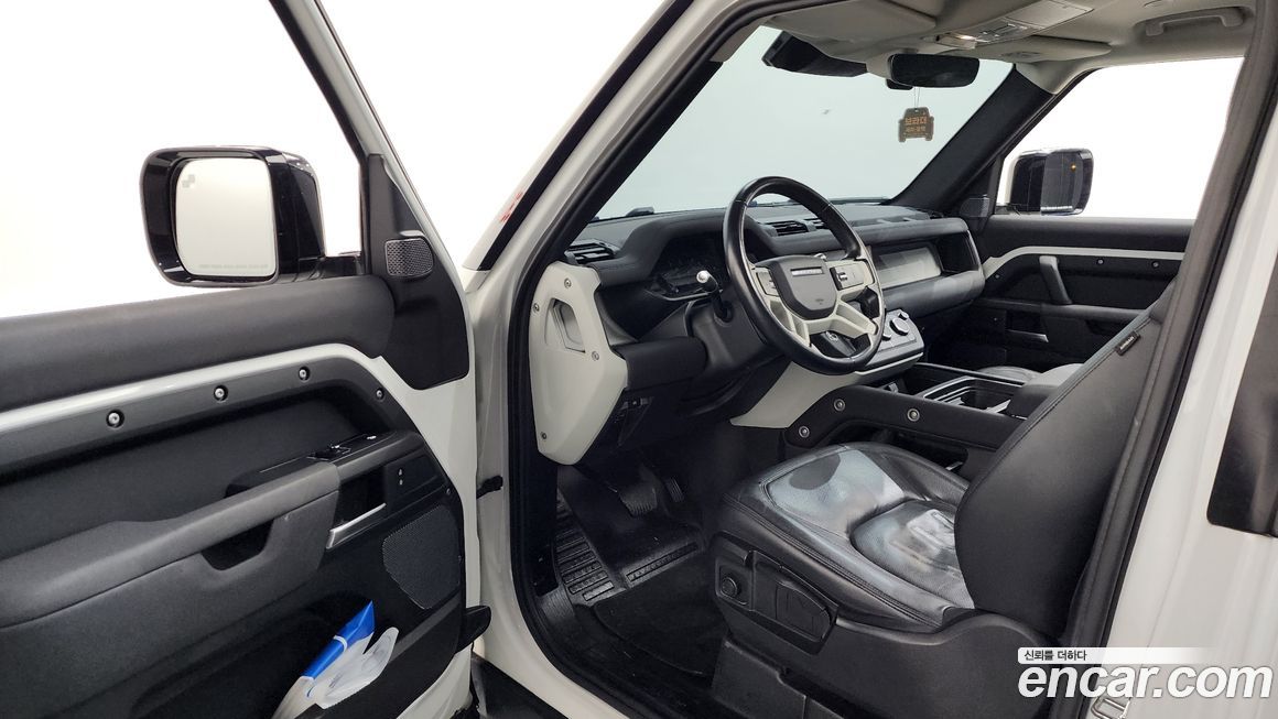 Land Rover Defender 2022
