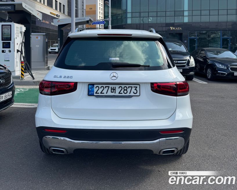 Mercedes-Benz GLB-Class 2021