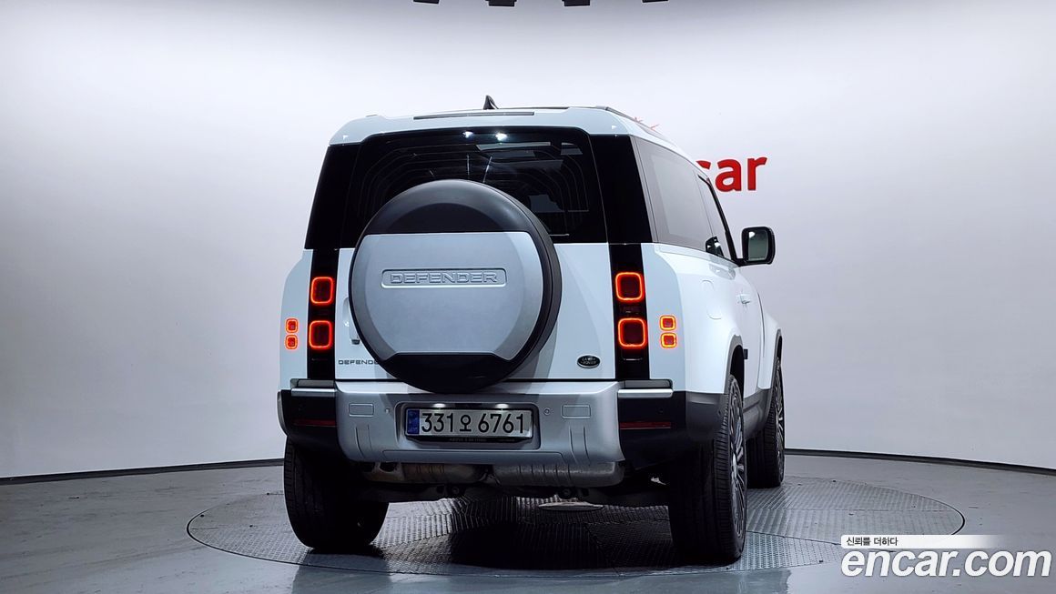 Land Rover Defender 2022
