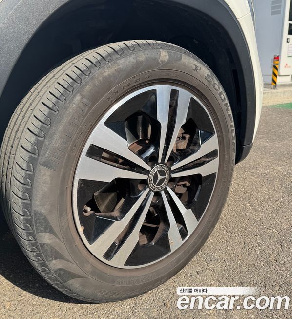 Mercedes-Benz GLB-Class 2021