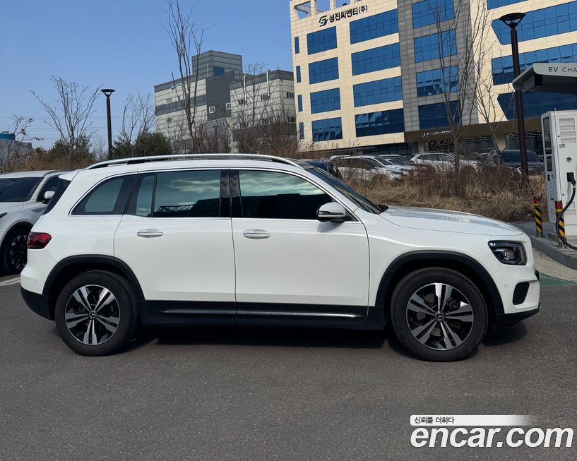 Mercedes-Benz GLB-Class 2021