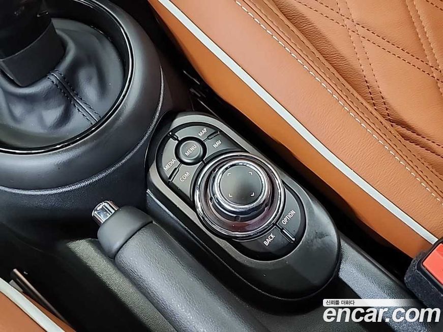 Mini Cooper Convertible 2024