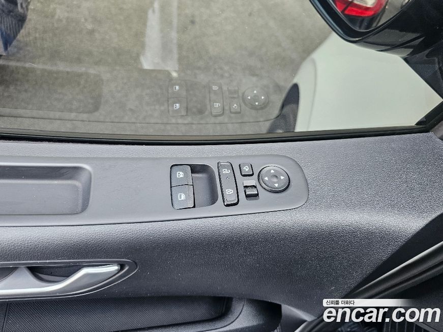 Hyundai Staria 2025