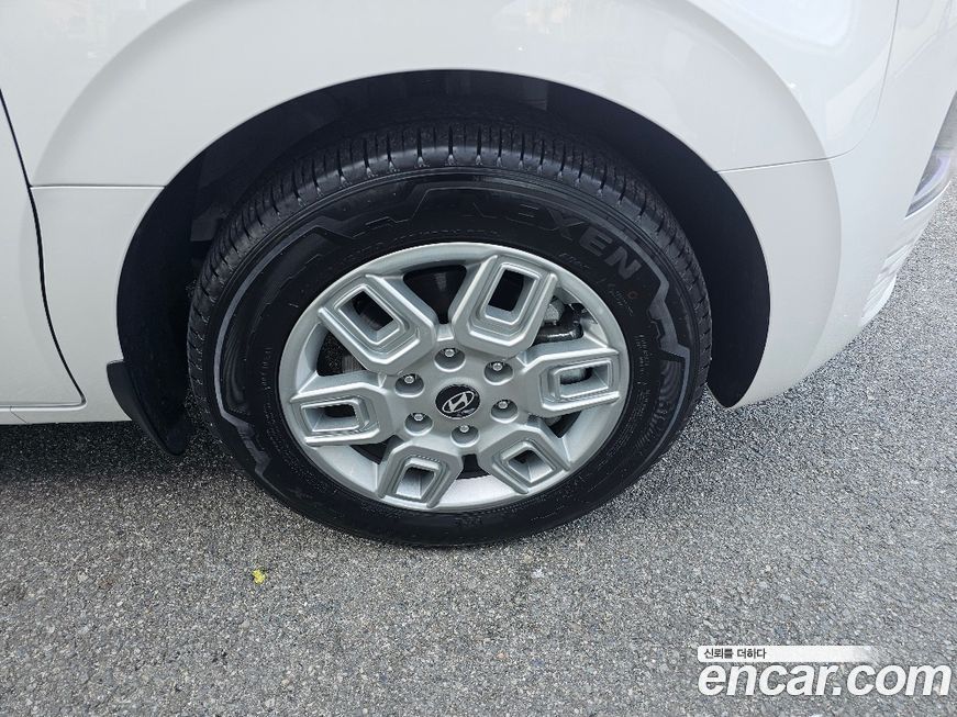 Hyundai Staria 2025