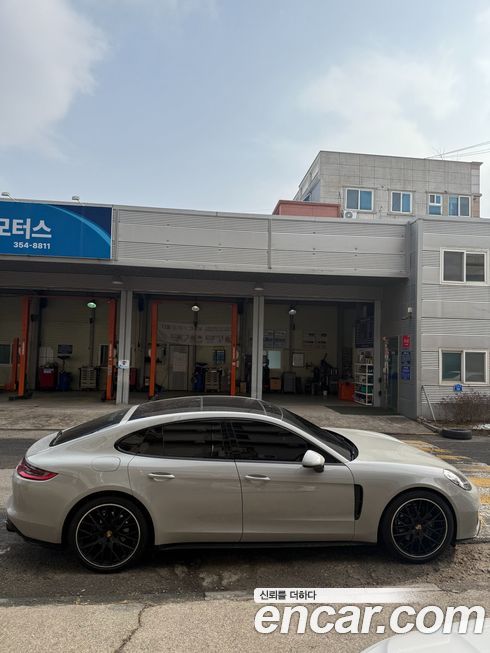 Porsche Panamera 2018