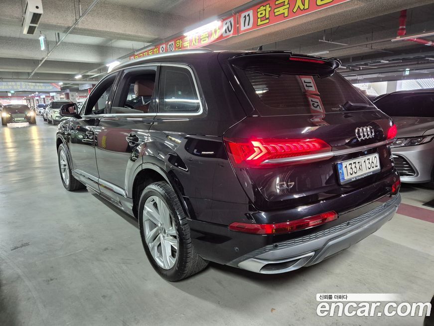 Audi Q7 2021