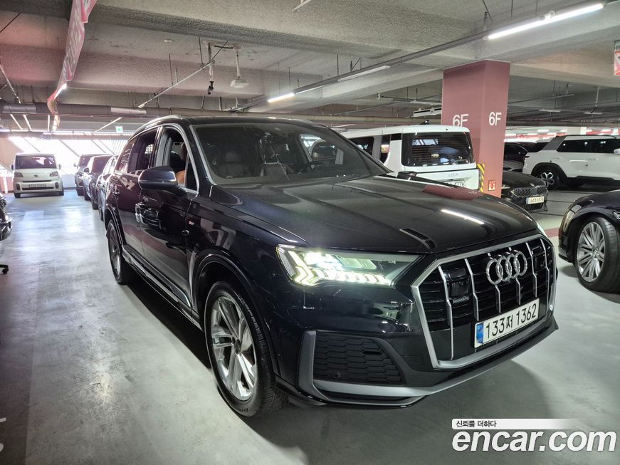 Audi Q7 2021