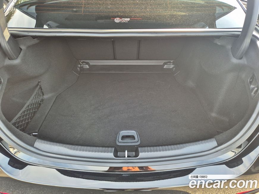 Mercedes-Benz C-Class 2023