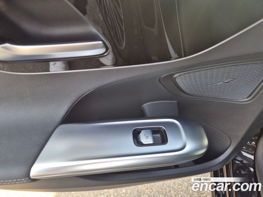 Mercedes-Benz C-Class 2023