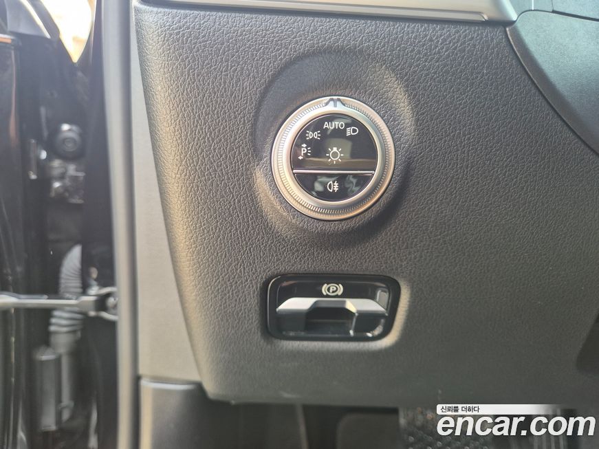 Mercedes-Benz C-Class 2023
