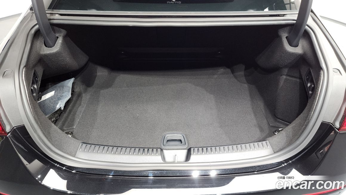 Mercedes-Benz E-Class 2026