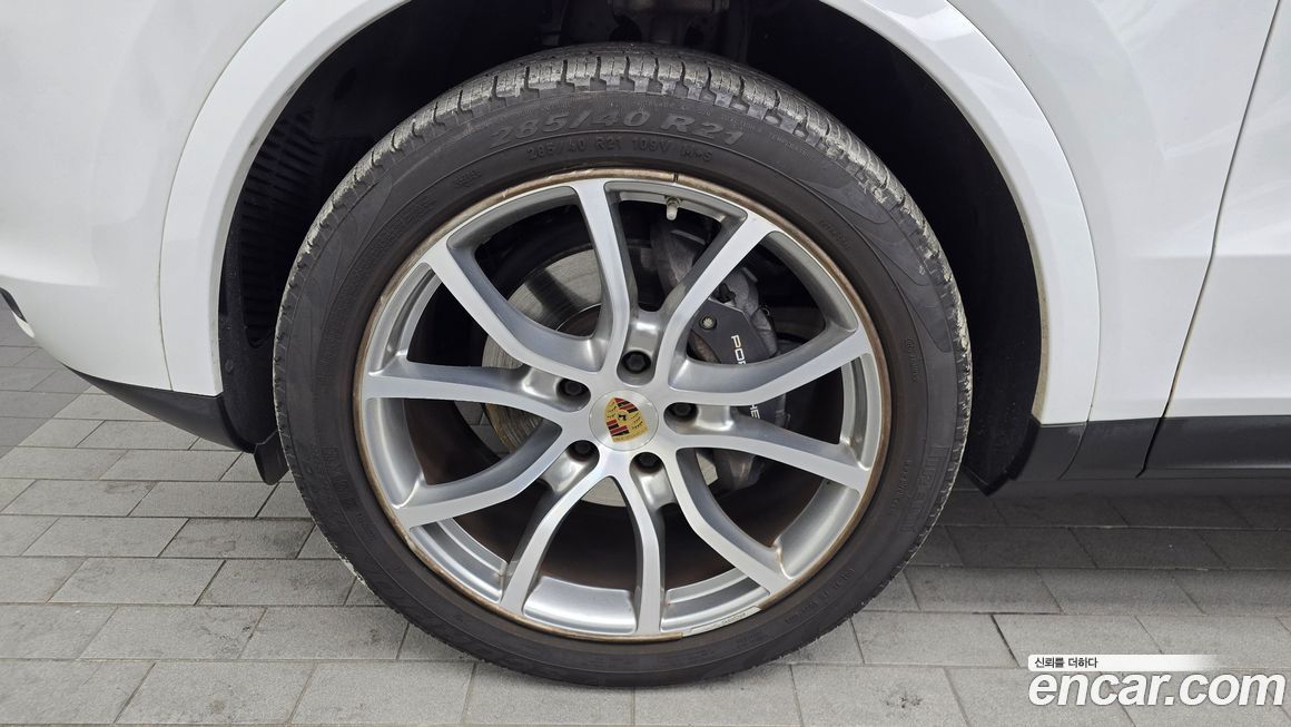 Porsche Cayenne 2021