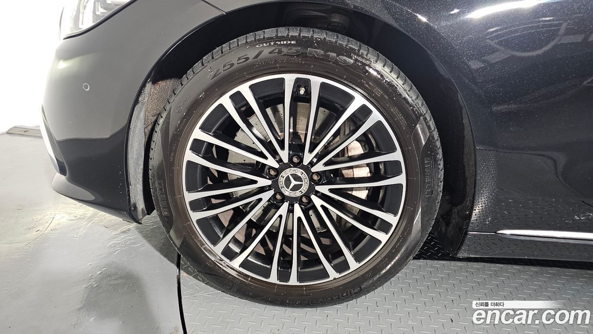 Mercedes-Benz S-Class 2021