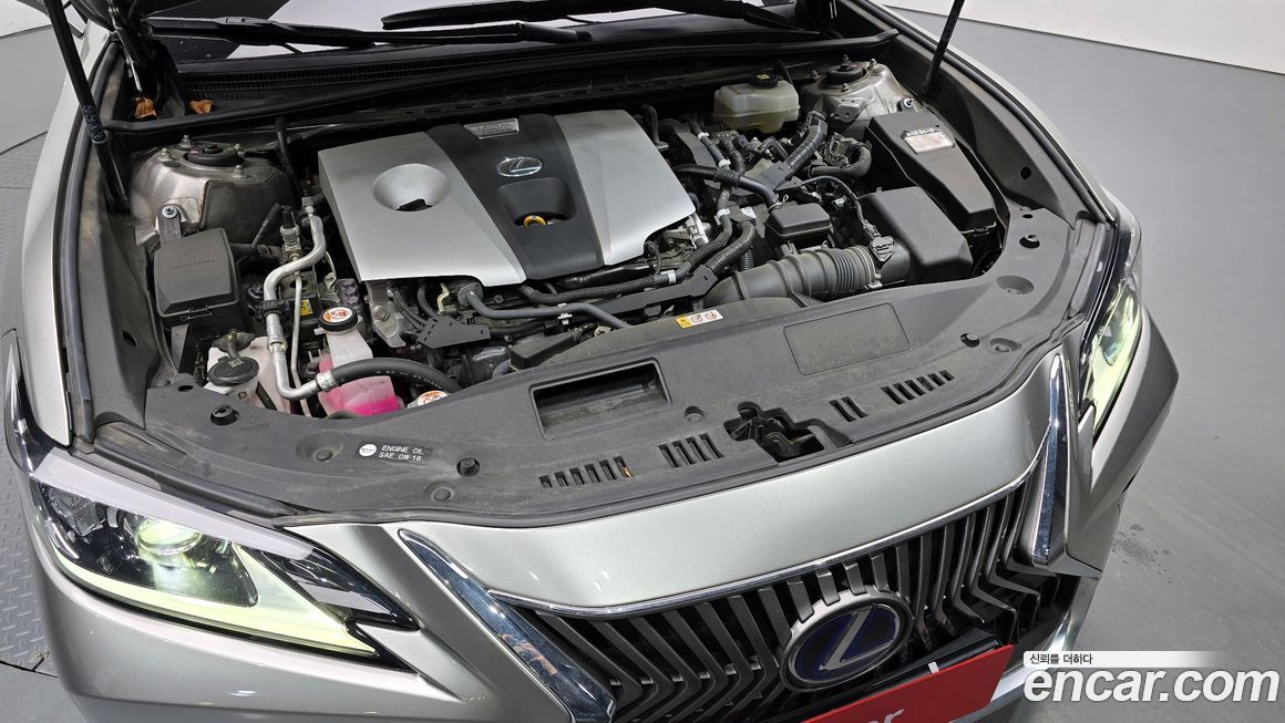 Lexus ES 2021