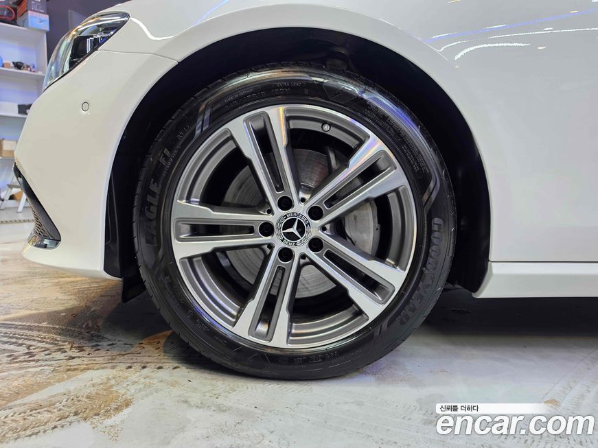 Mercedes-Benz E-Class 2022