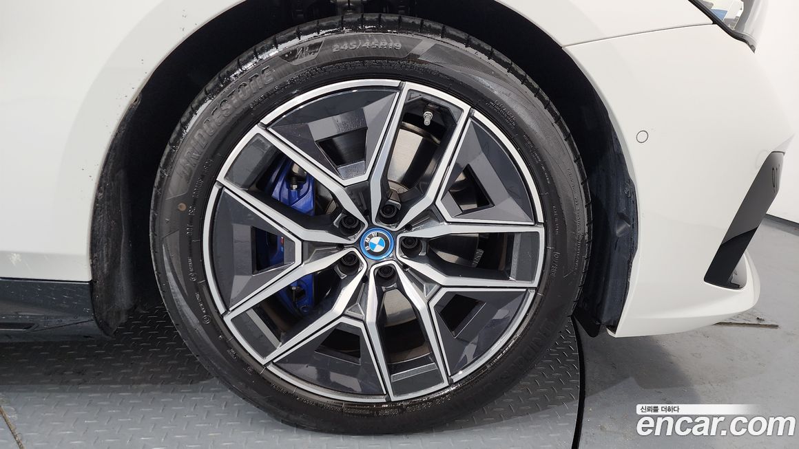 BMW i5 2025