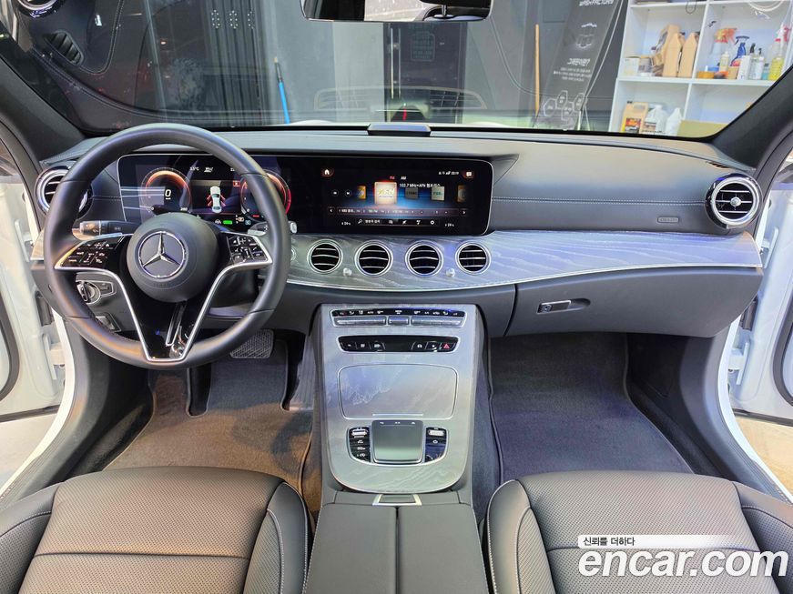 Mercedes-Benz E-Class 2022