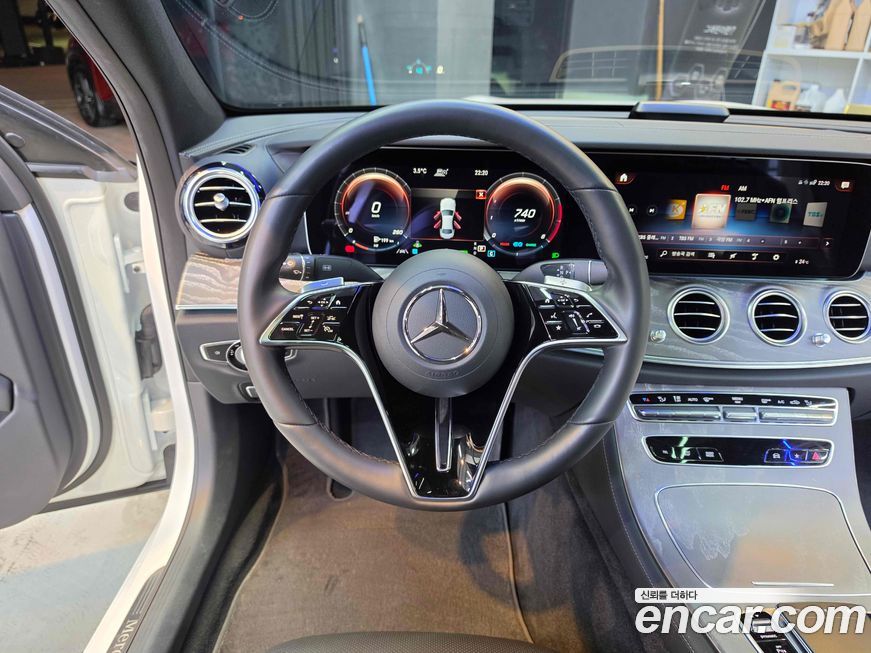 Mercedes-Benz E-Class 2022