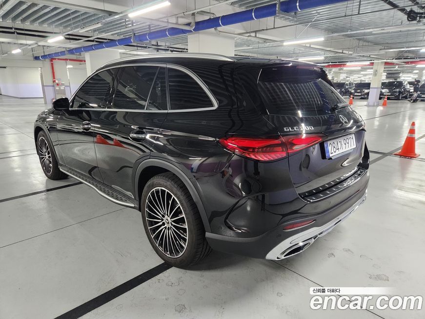 Mercedes-Benz GLC-Class 2025