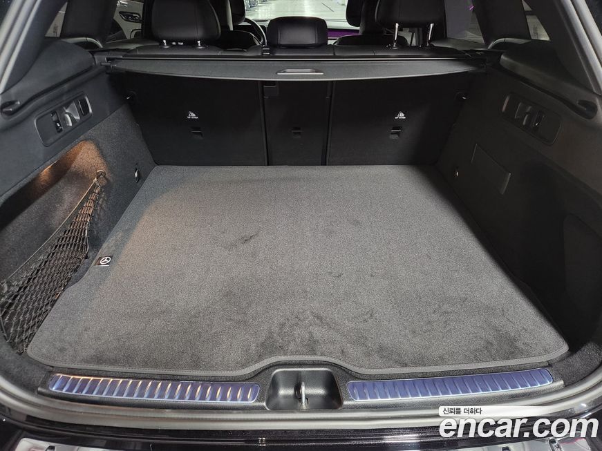 Mercedes-Benz GLC-Class 2025