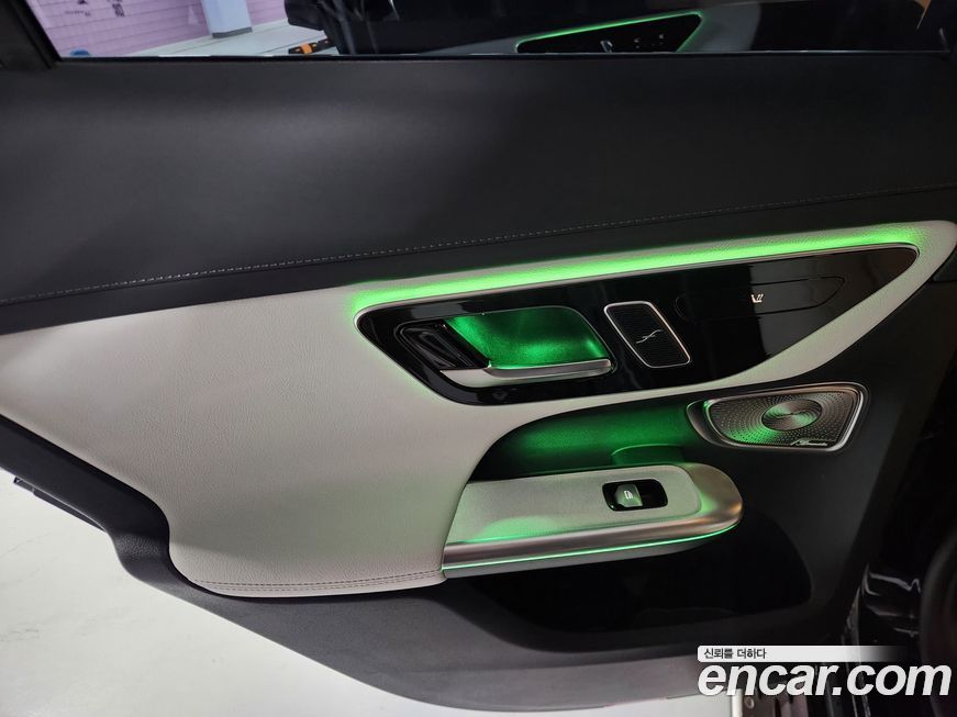 Mercedes-Benz GLC-Class 2025