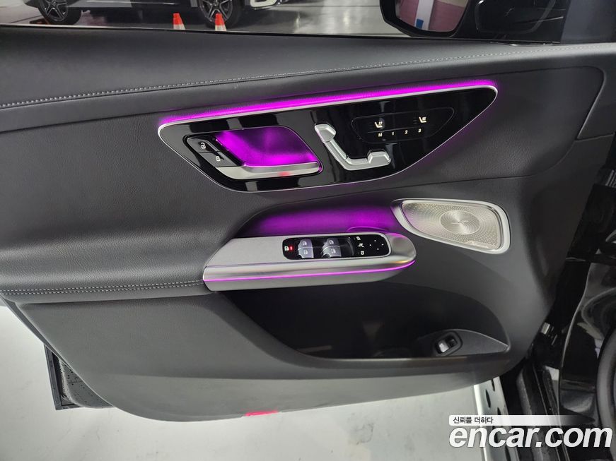 Mercedes-Benz GLC-Class 2025