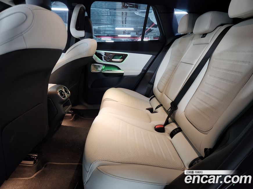 Mercedes-Benz GLC-Class 2025