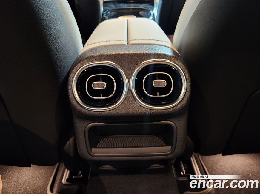 Mercedes-Benz GLC-Class 2025