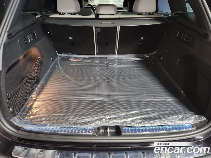 Mercedes-Benz GLC-Class 2025