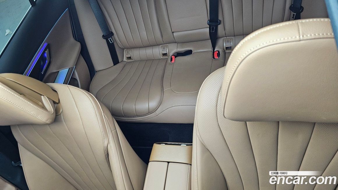 Mercedes-Benz E-Class 2025