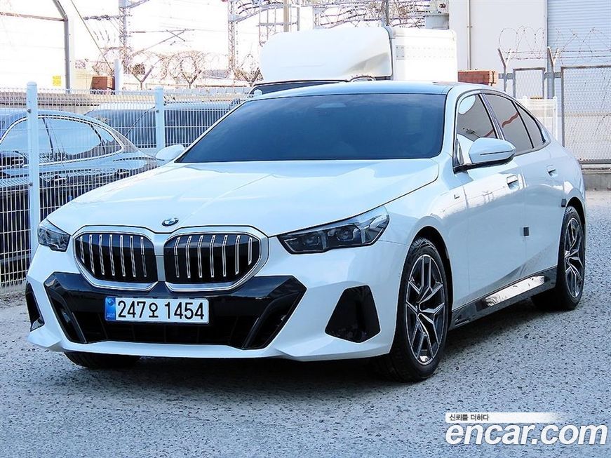 BMW 5-Series 2025