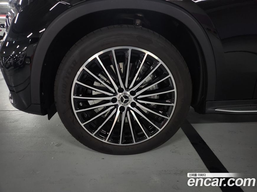 Mercedes-Benz GLC-Class 2025