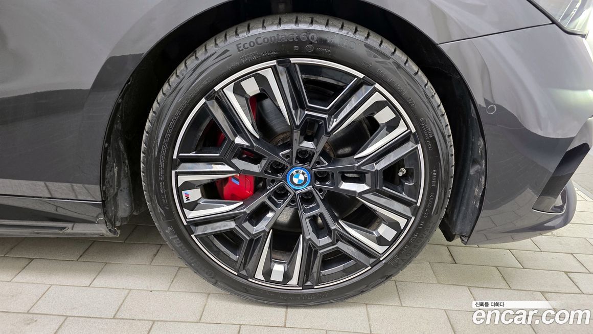 BMW i5 2024