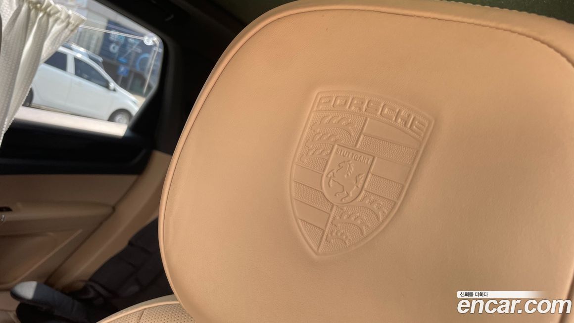 Porsche Cayenne 2021