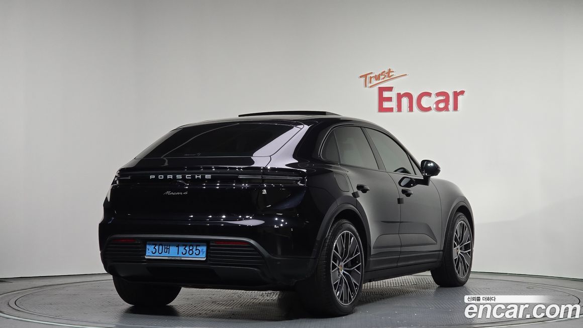 Porsche Macan 2025