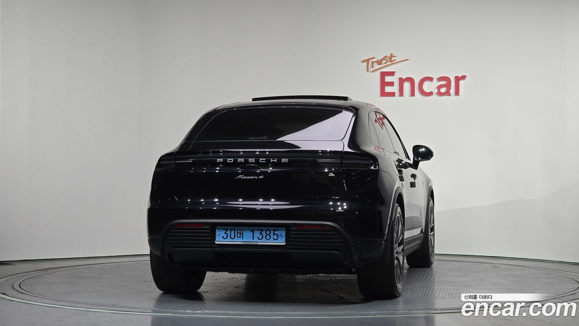 Porsche Macan 2025