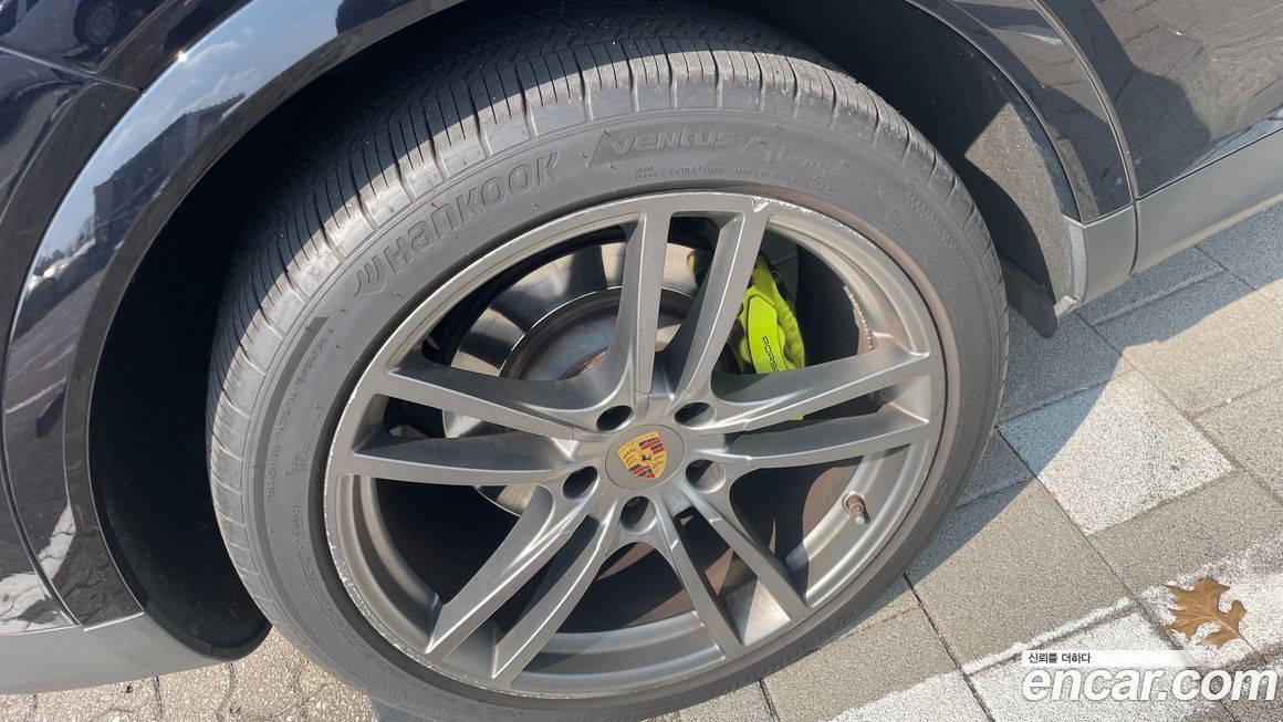 Porsche Cayenne 2021