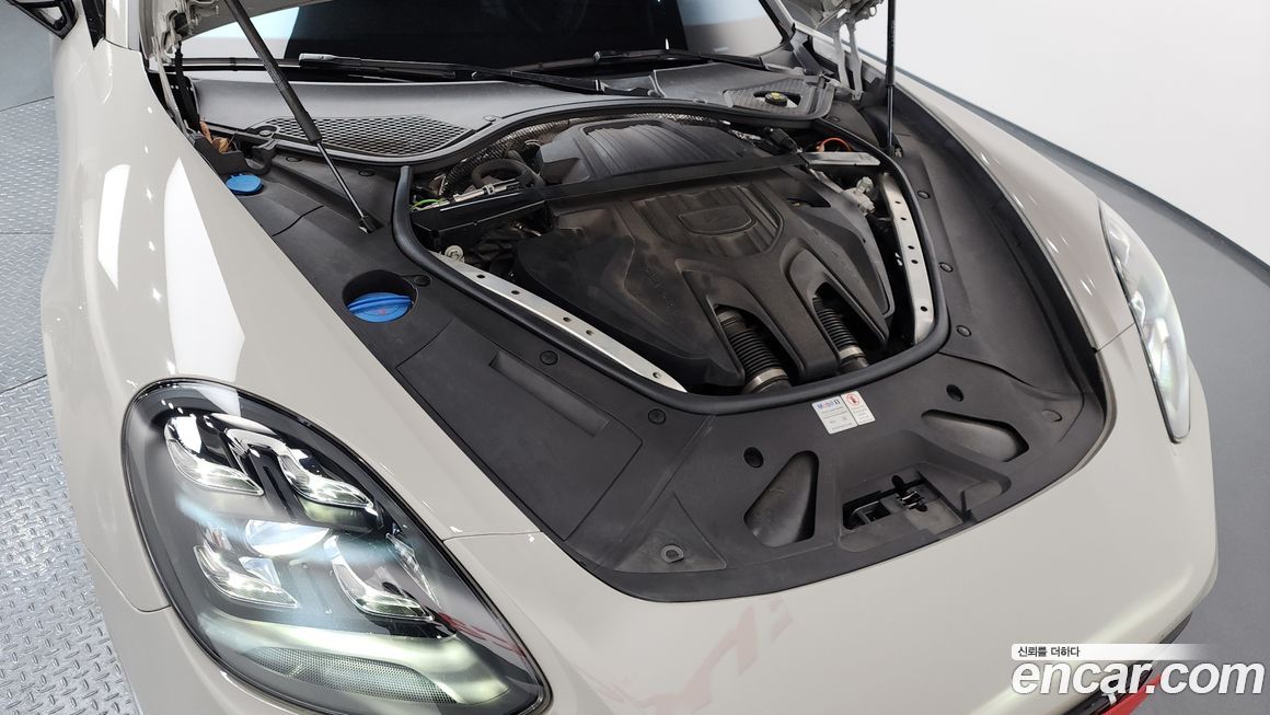 Porsche Panamera 2022