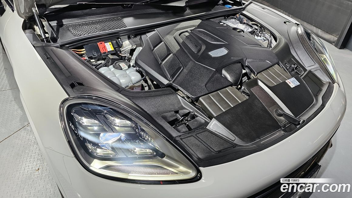 Porsche Cayenne 2022