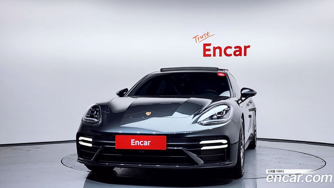 Porsche Panamera 2023
