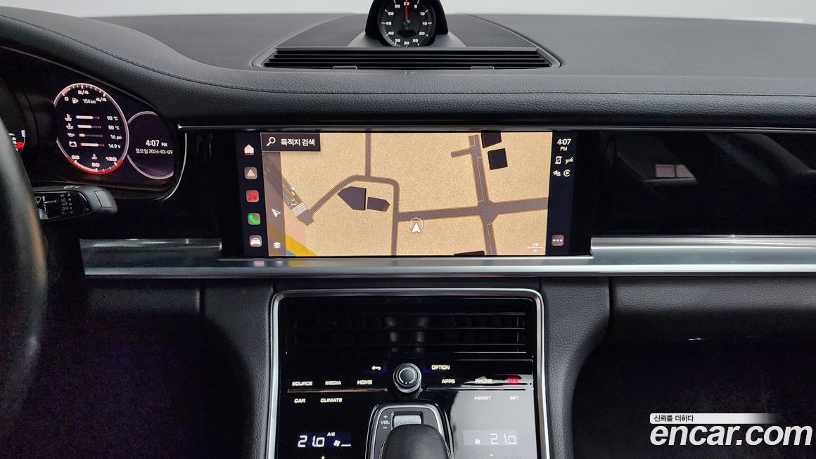 Porsche Panamera 2023