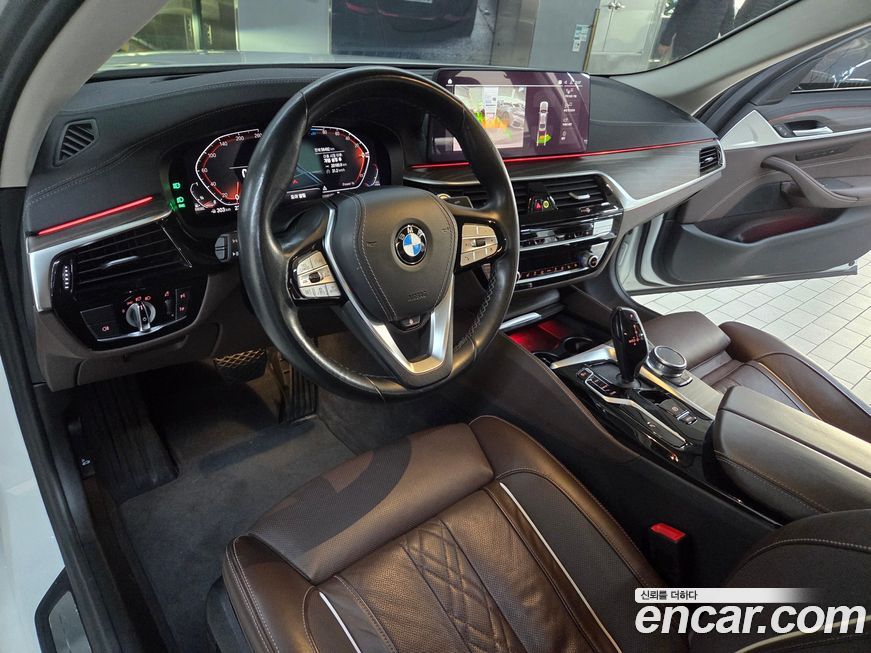 BMW 5-Series 2021