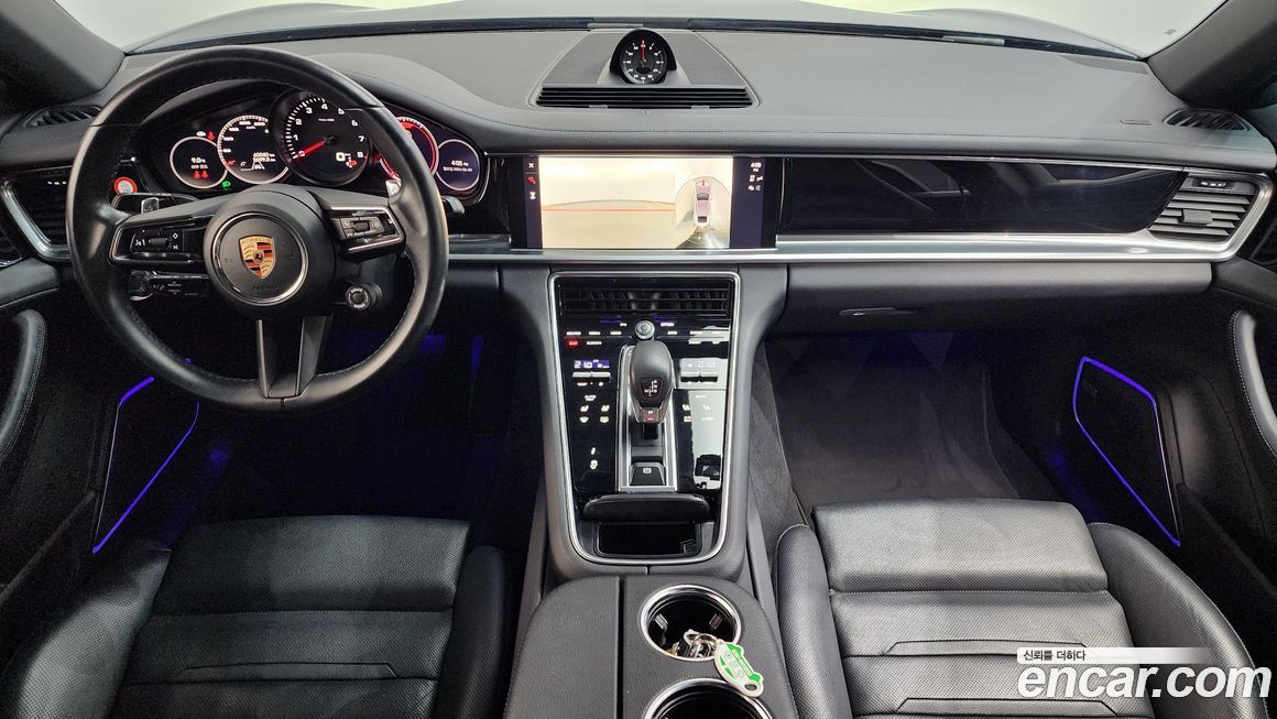 Porsche Panamera 2023