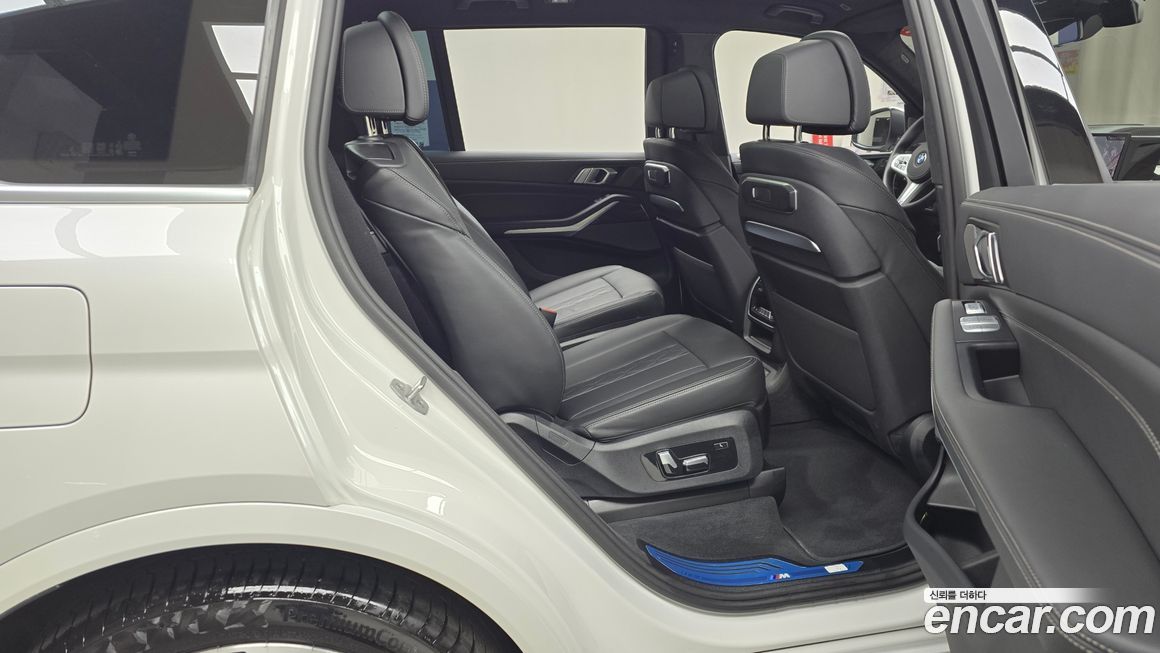 BMW X7 2025