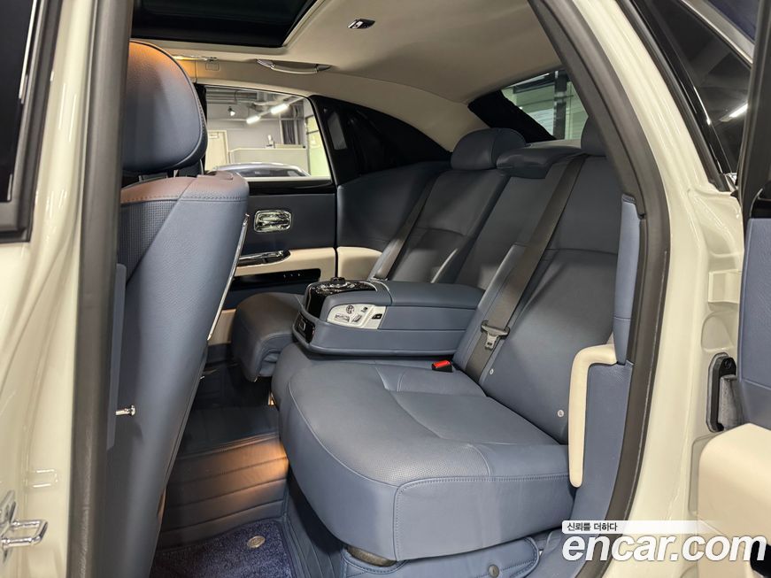 Rolls-Royce Ghost 2011