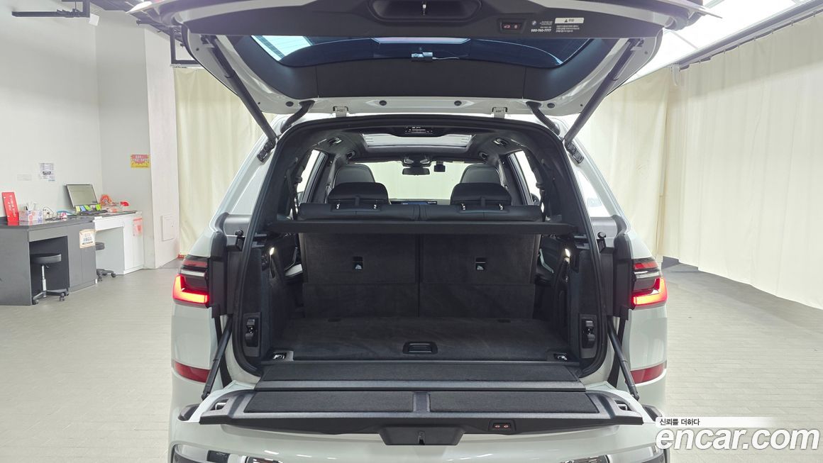 BMW X7 2025