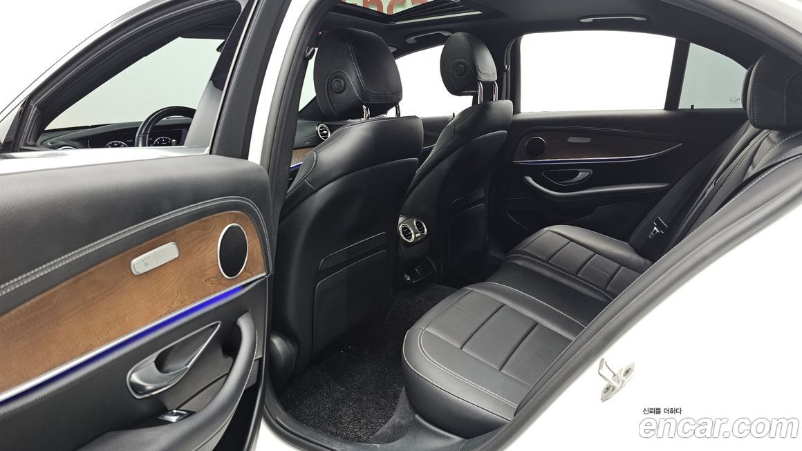 Mercedes-Benz E-Class 2021