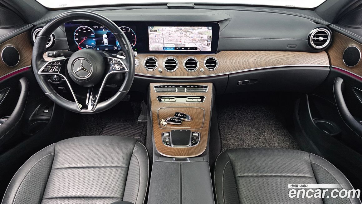 Mercedes-Benz E-Class 2021