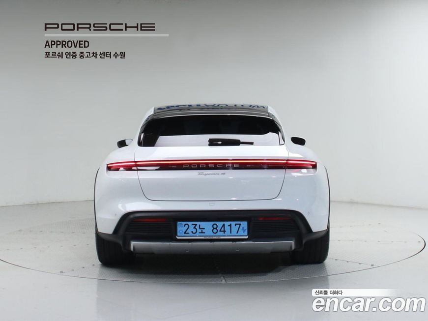 Porsche Taycan 2025