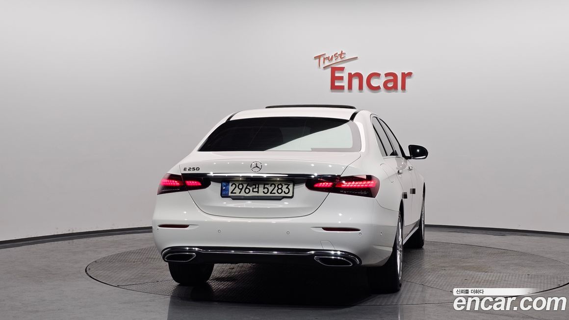 Mercedes-Benz E-Class 2021